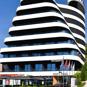 Yacht Vlore