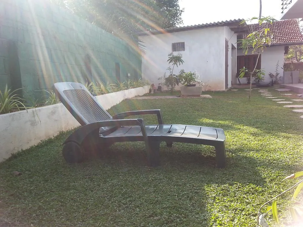 Guest house Mama Beach Villa Negombo